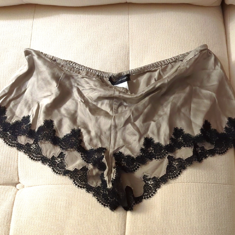 Natori Grey and Black Lace Trim Panties